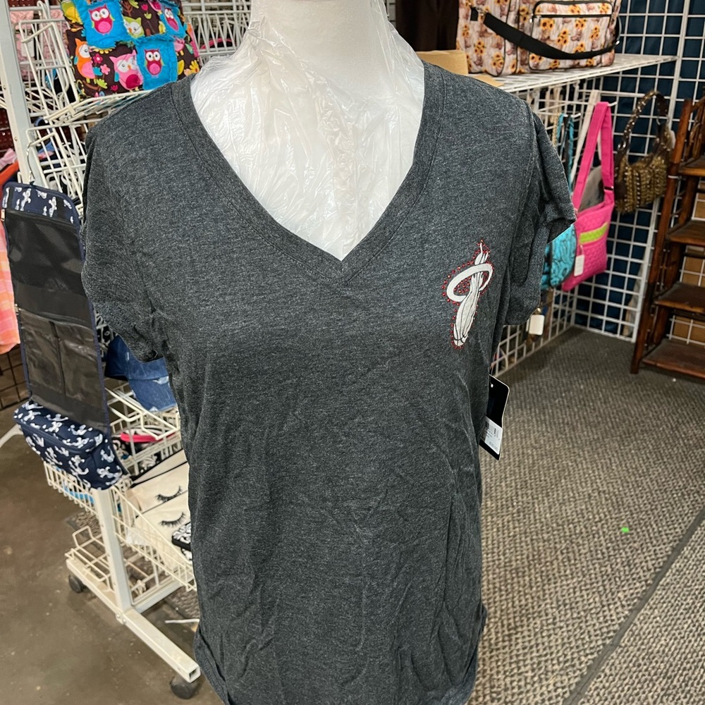 NWT WOMENS MIAMI HEAT V NECK SHIRT